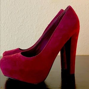 Y-Not Suede Pumps